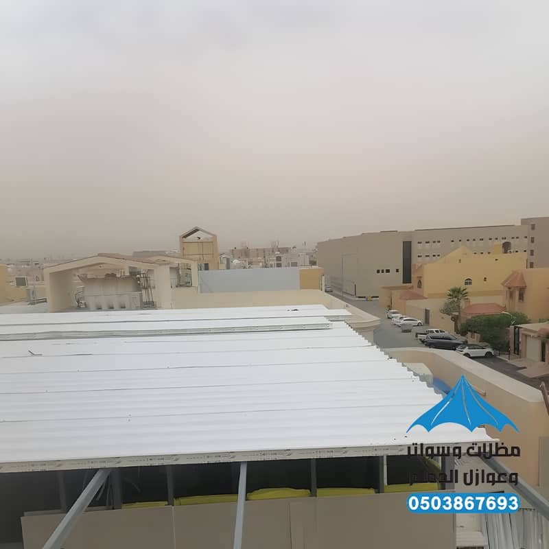 ملاحق ساندوتش بانل